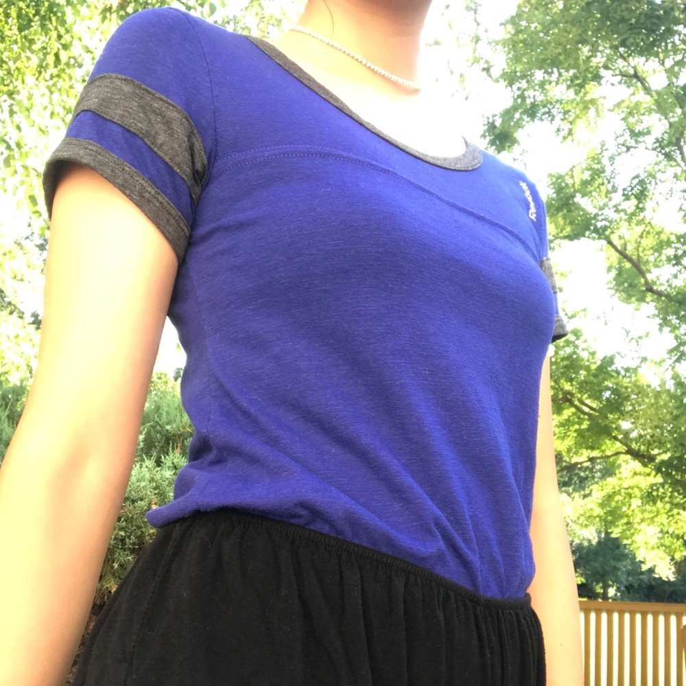 REEBOOK TEE - Picture 2 of 3